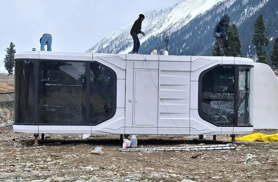 FRP Portable Capsule House For Outdoor